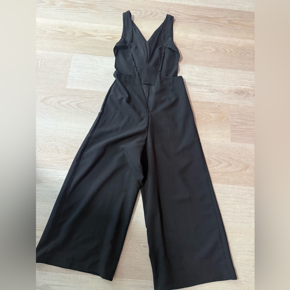Backless Black Wide Leg Jumpsuit Size 0 Petite - Picture 2 of 7